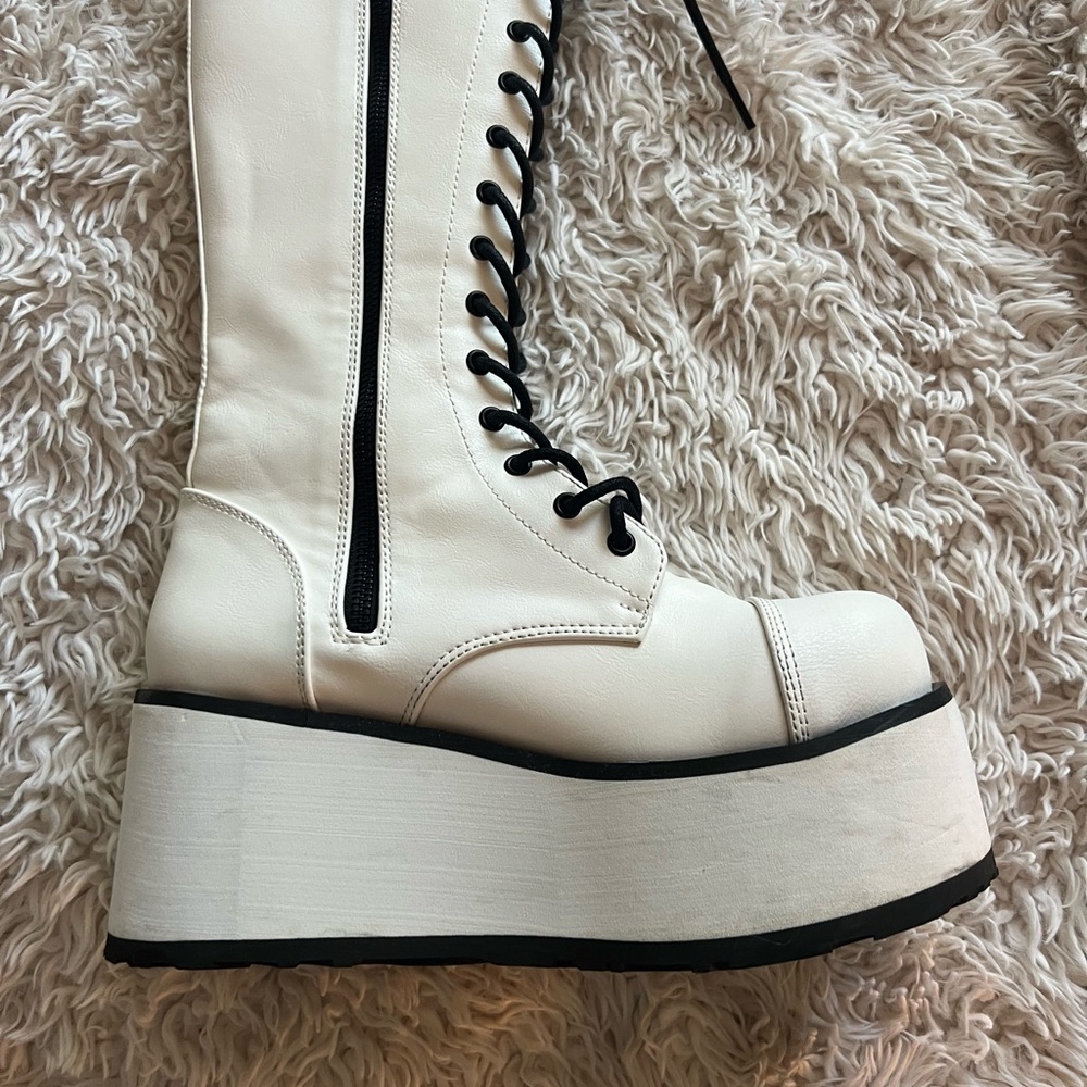 Demonia Trashville White Leather Boot - Picture 4 of 15